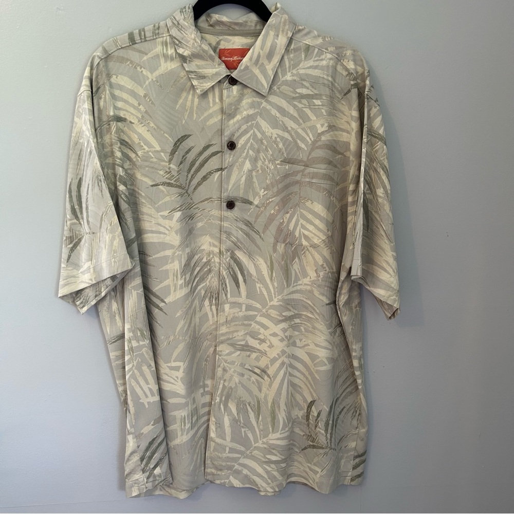 Tommy Bahama XL 100% silk short sleeved camp shirt